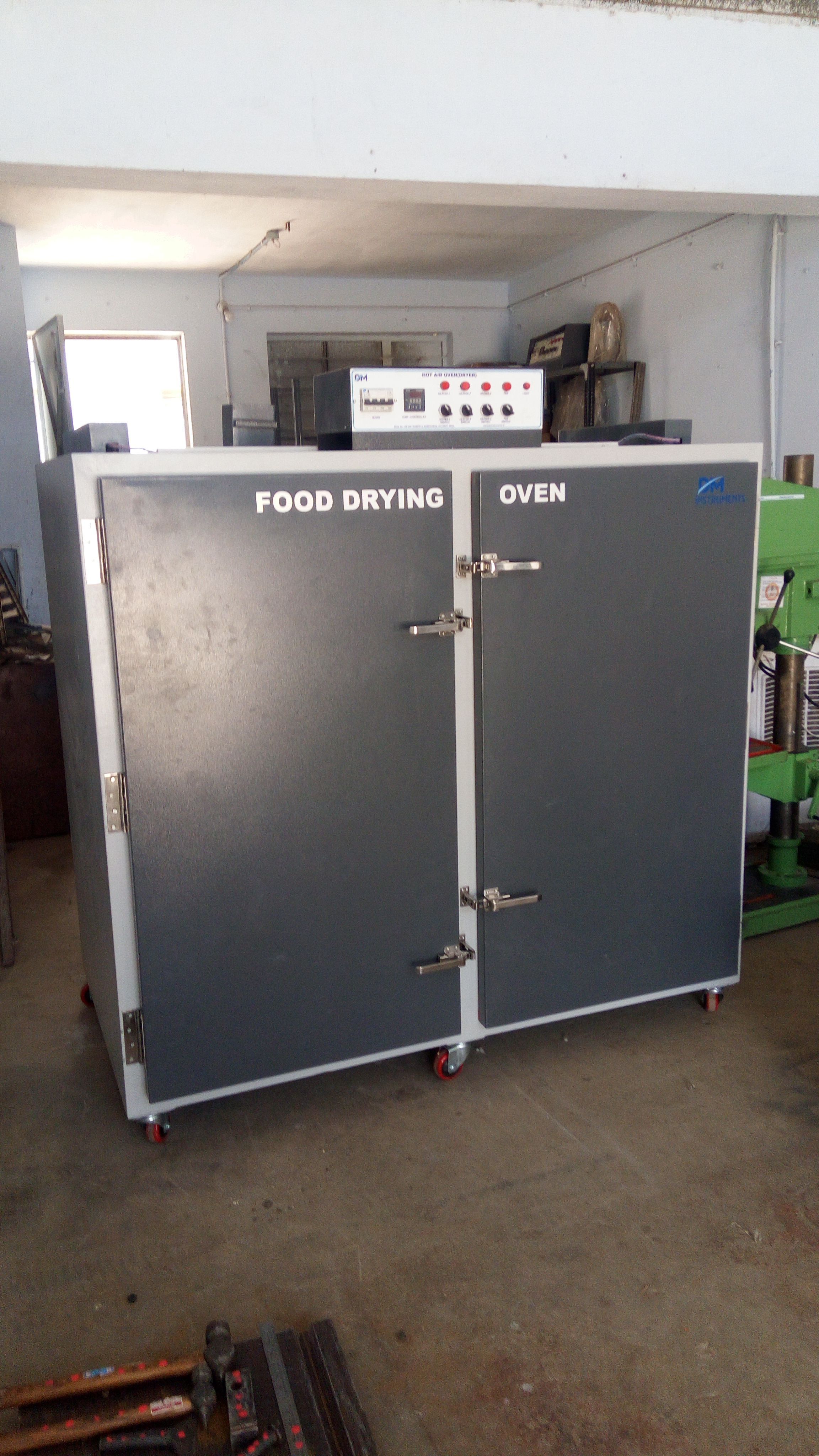 TRAY DRYER